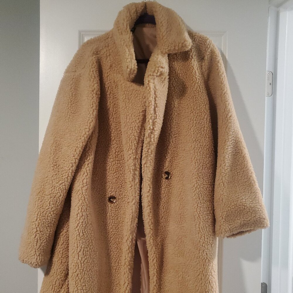 Women’s Plush Faux-Shearling Coat in Camel